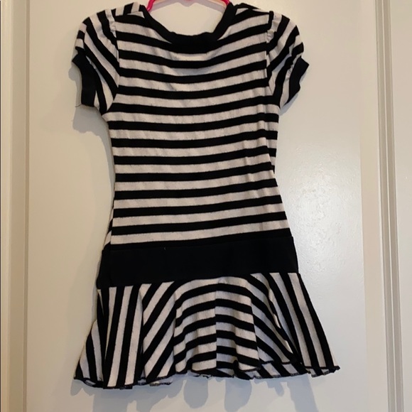 🎀2/$8🎀 Cute short sleeve dress - Picture 5 of 6